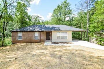 1037 Medina Dr Birmingham, AL 35235